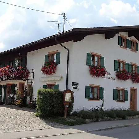 Apartment Baeriger Urlaub Mit Viel Herz Bad Bayersoien